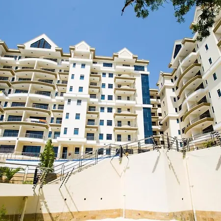 Penthouse Five - The Beautiful 3Br En-Suite Apt Mombasa Exterior photo