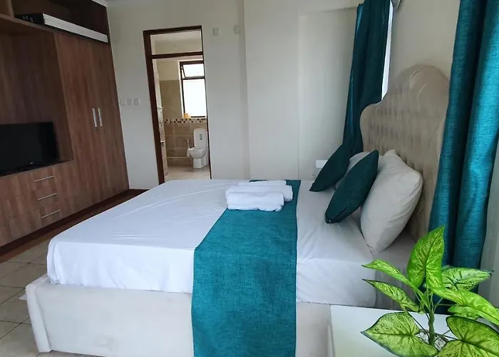 Penthouse Five - The Beautiful 3Br En-Suite Apt